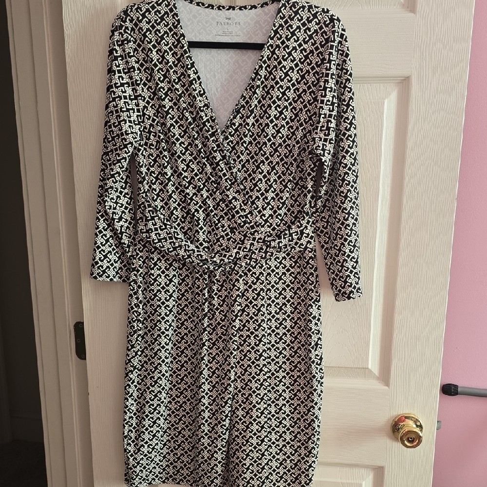 Talbots Black and White Geometric Long Sleeve Dress